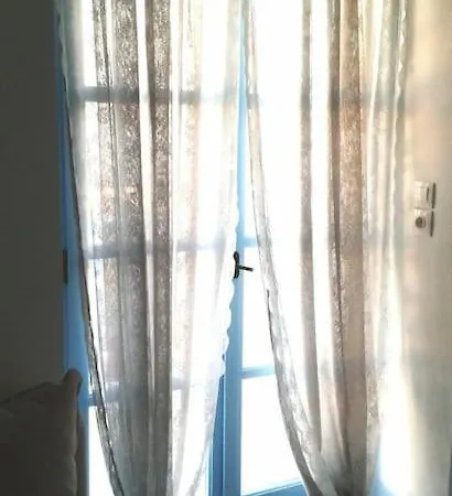 Faro Del Mar 펜션 Naxos City